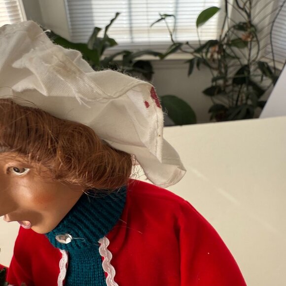 Vintage Christmas Holiday Caroler 18" Figurines Set Of 7 - Picture 8 of 12